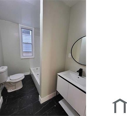 3rd image of 466 Irvine Turner Blvd Floor 1