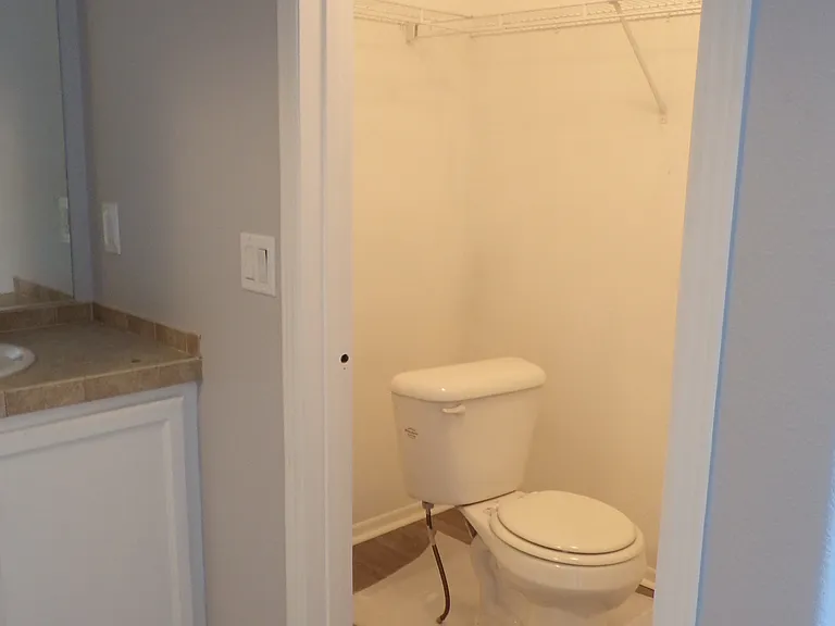 1305 Jones St — Photo 8