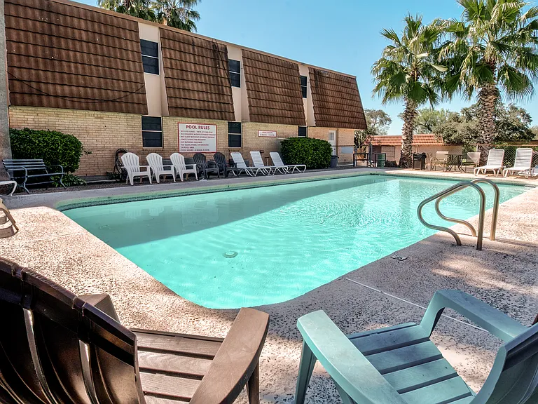 Arroyo Apartments — Photo 13
