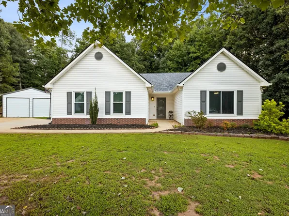 6253 Glen Port Cir, Flowery Branch, GA 30542