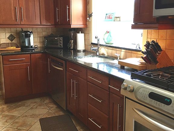kitchen, west side