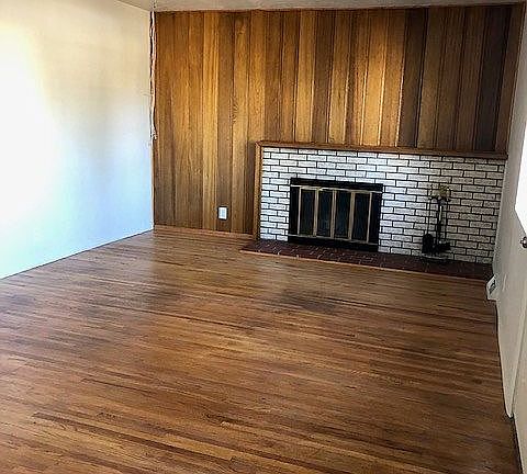 4th image of 6627 Mossman Pl NE