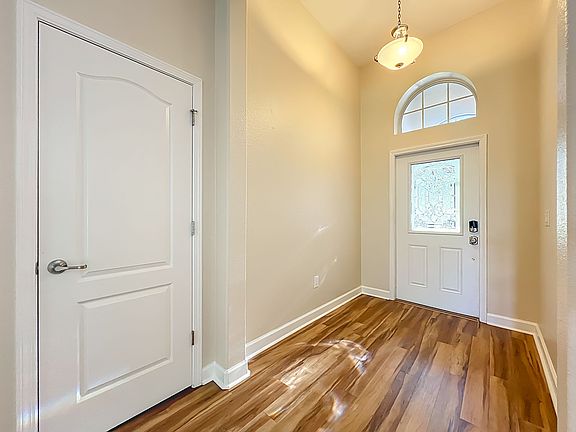 3rd image of 4052 Serena Ln