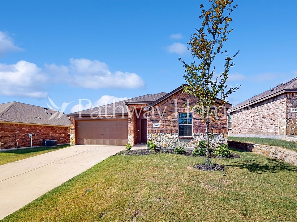 1st image of 957 English Dr