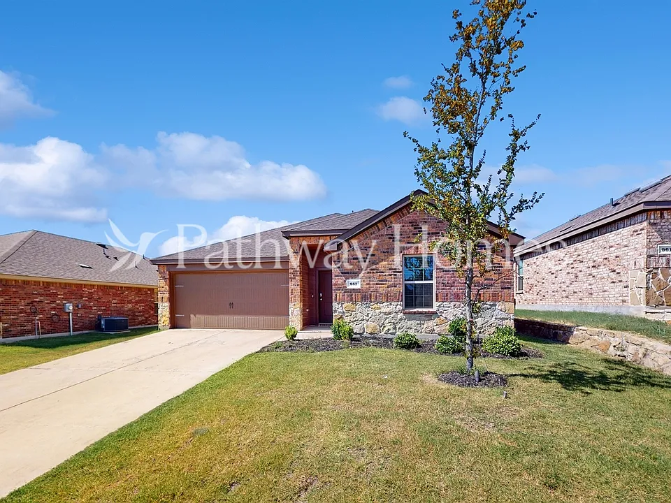 957 English Dr