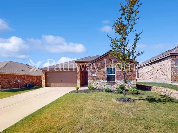 957 English Dr, Aubrey, TX 76227