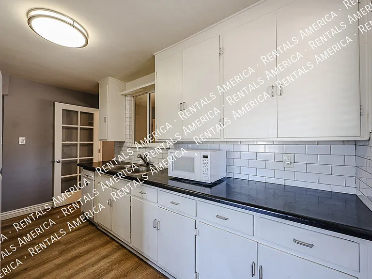 404 W Mission Ln — Photo 10