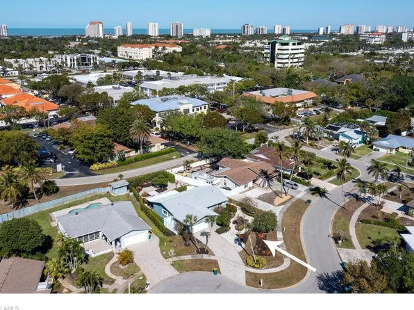 1036 Lake Shore CT, NAPLES, FL 34103