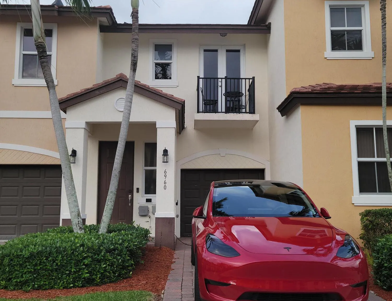 3 bed, 2.5 bath, 1316 sqft, $3,100 — Photo 2