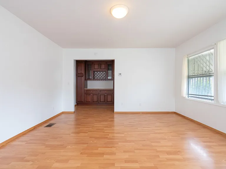2683 Grande Vista Avenue — Photo 3
