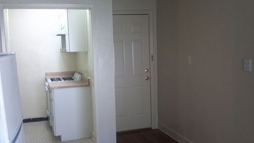 2nd image of 185 Savona Walk #103