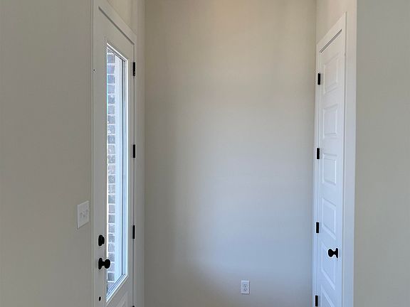 2nd image of 280 Oak Haven Cir