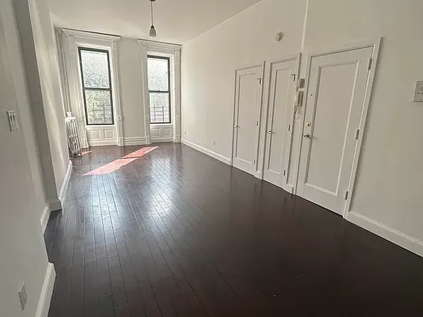 19 West 122nd Street image 1 of 10