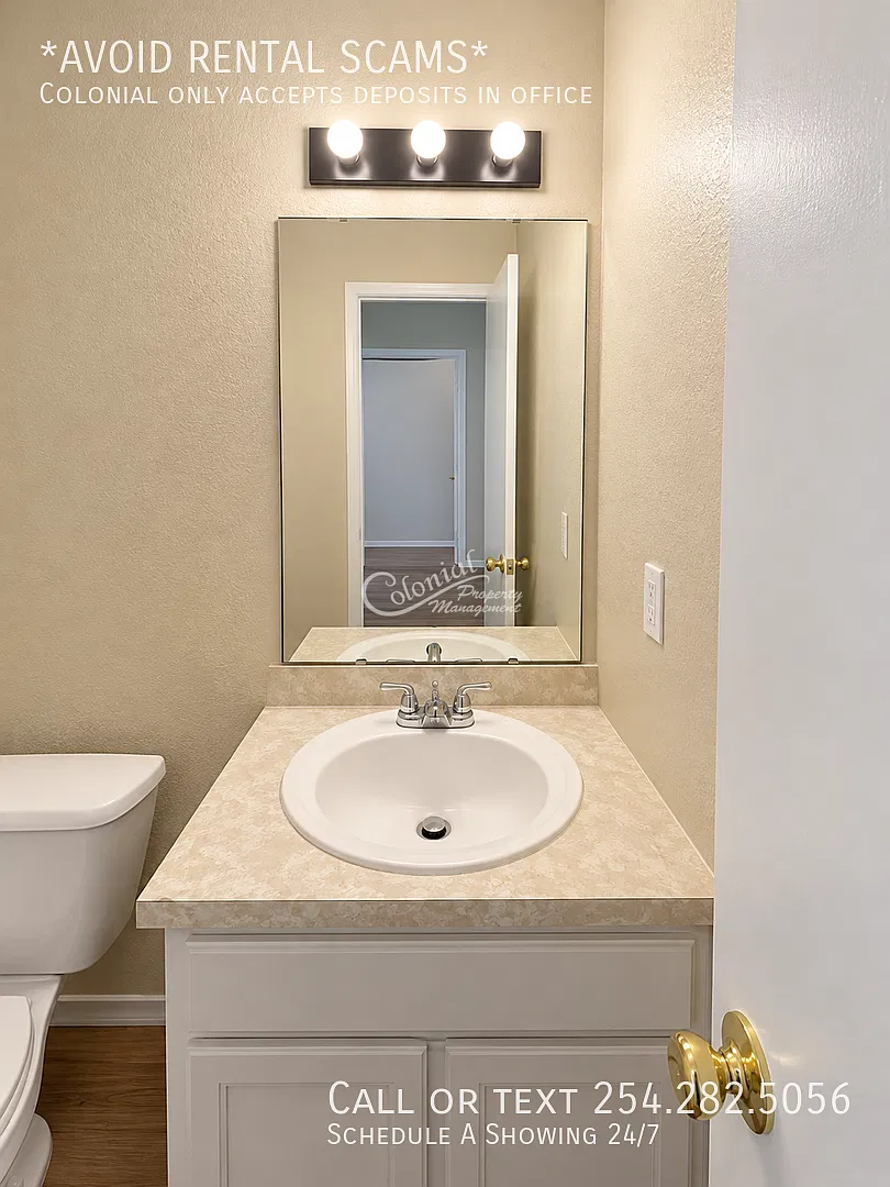 2 bed, 1.5 bath, 930 sqft, $750 — Photo 2
