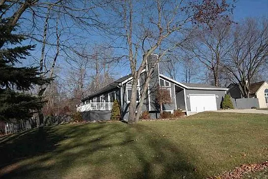 7846 Kingsley Dr photo 1