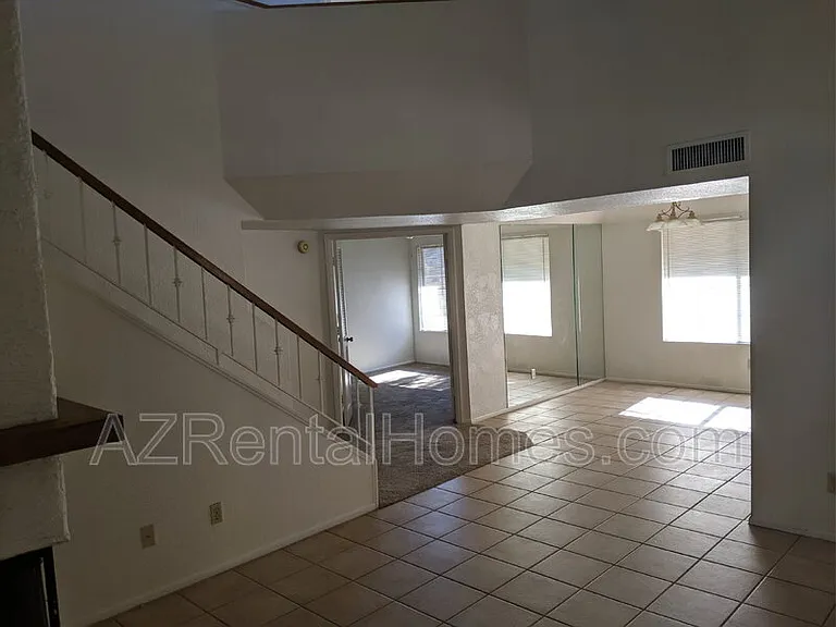 819 N College Ave #I124 — Photo 3