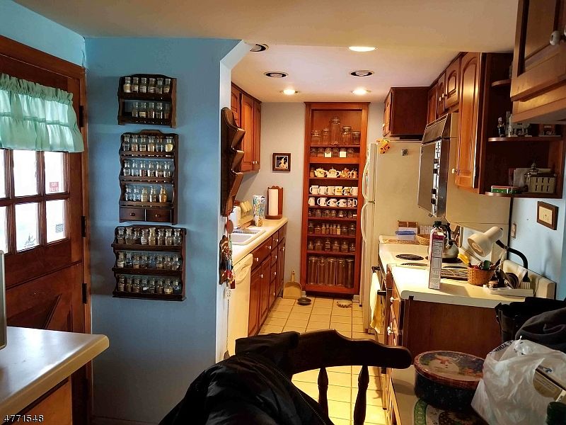 2nd image of 209 Mountain View Rd