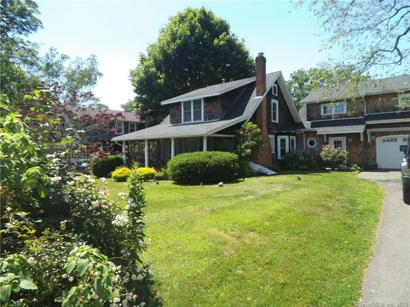 17 Dorr St, Branford, CT 06405