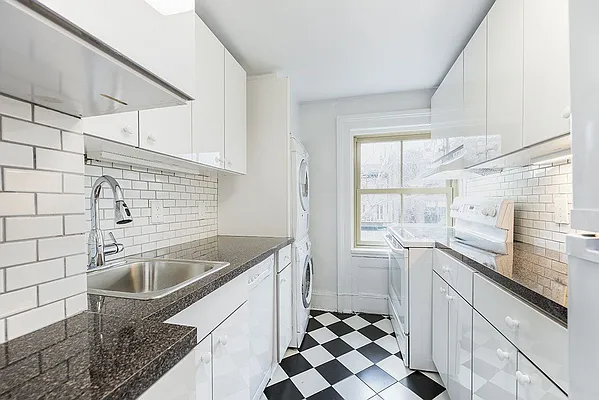 Rented by Bold New York | media 8