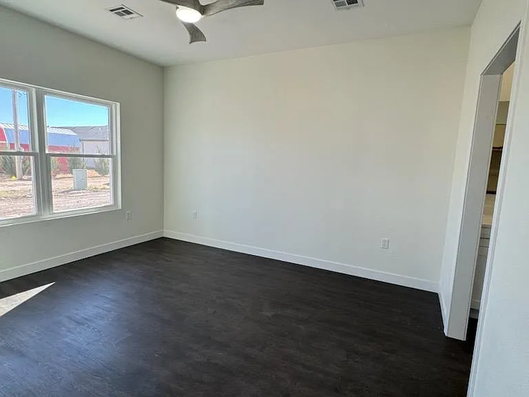 205 Unruh St #B — Photo 13