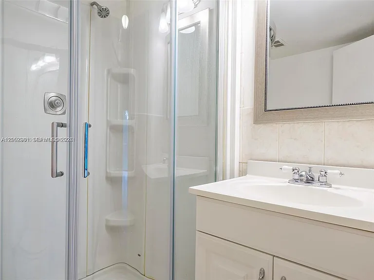 5801 Washington St #10 — Photo 20