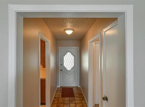 2nd image of 2806 Sarah Dr