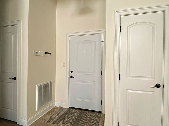 5th image of 79 Warren St #101