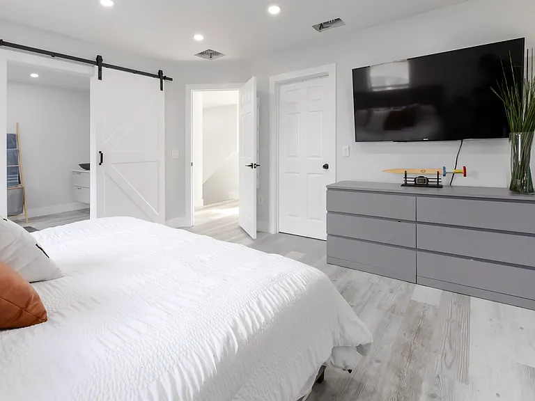 1146 Perpignan Ct — Photo 24
