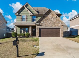 103 Red Oak Pl, Smiths Station, AL 36877