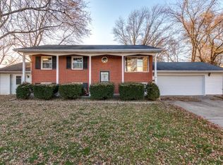 1019 S Madison St, Sullivan, IL 61951