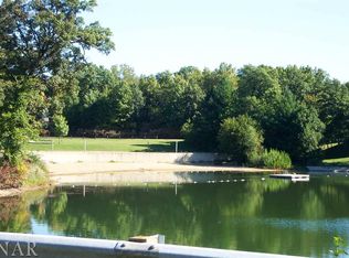 19 Greenbriar Rd, Mackinaw, IL 61755