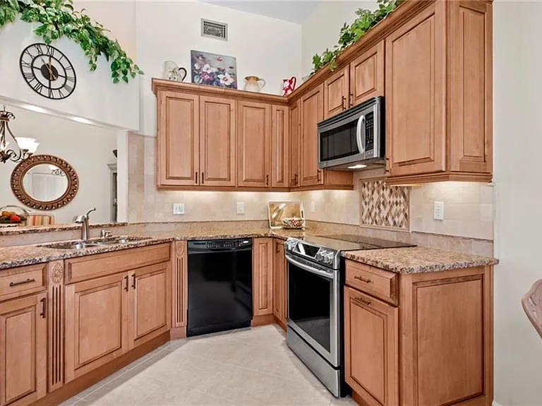577 Beachwalk Cir #R-202 — Photo 9