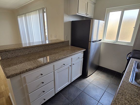 2nd image of 423 S Holt Ave APT 203