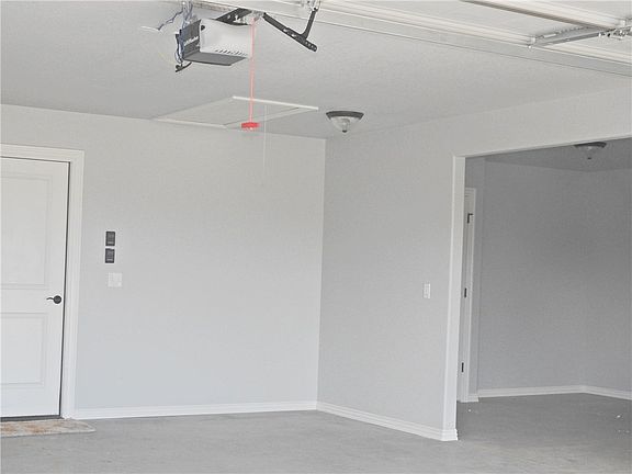 3rd image of 2505 SW Tupelo Ave