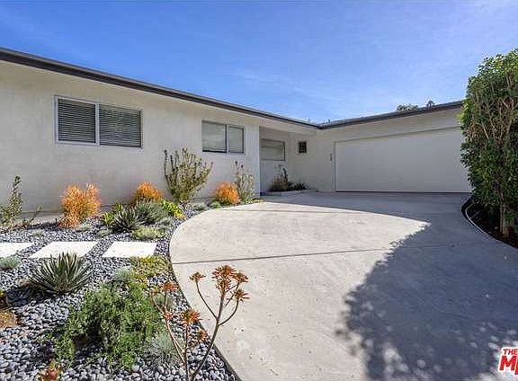 4th image of 11279 Laurie Dr