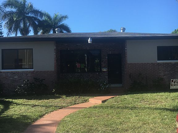 2nd image of 937 NE 145th St