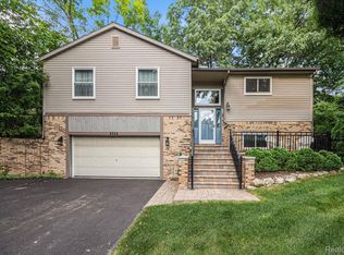 4908 Muskoday Rd, Clarkston, MI 48348