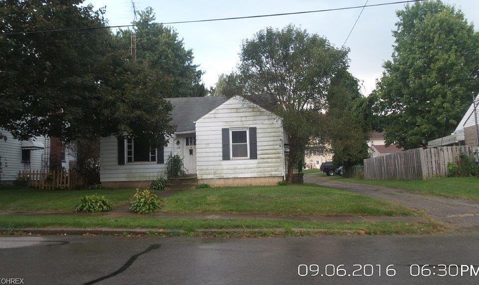 1st image of 229 Wood St