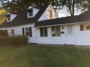 5044 Forest Rd, Mentor, OH 44060