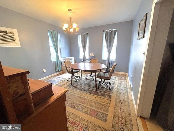 4th image of 443 Goethe St