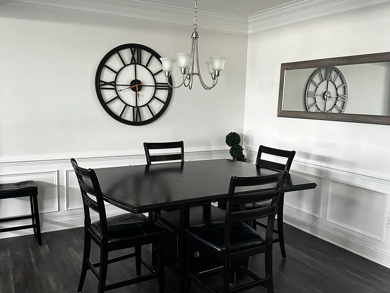 3 bed, 3.5 bath, 2394 sqft, $3,591 — Photo 4