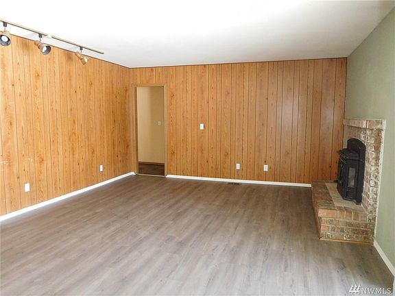 4th image of 18918 2nd Ave E