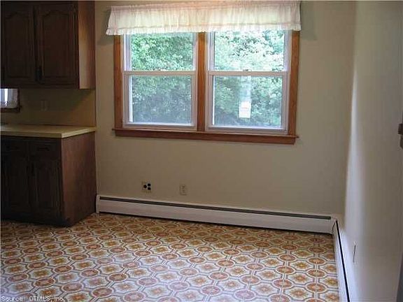 5th image of 35 Cody Ave