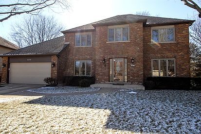2nd image of 829 Glenmore Ct