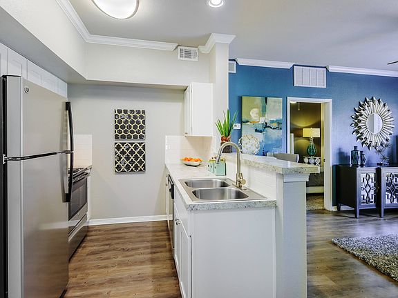 Upgraded Kitchen with Stainless Steel Appliances