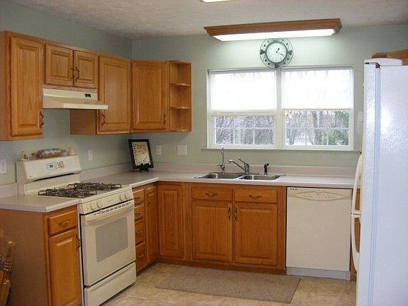 3rd image of 10906 Debra Dr