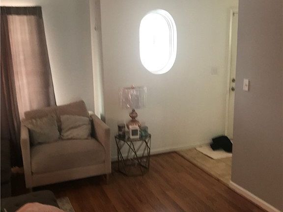 3rd image of 6824 Polonia Ave