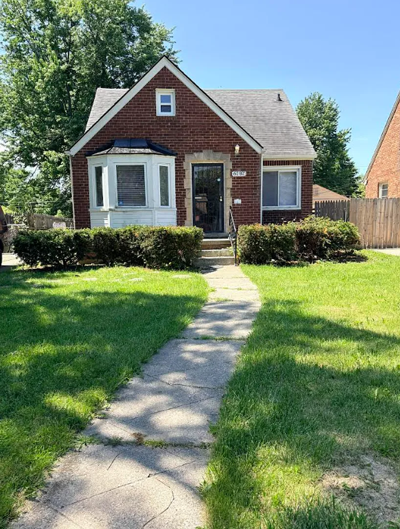 6181 Neff-3 Beds & 1 Bath For Rent! — Photo 1
