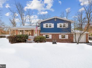 10 Laurel Hill Dr, Cherry Hill, NJ 08003