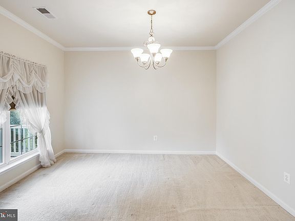 4th image of 24832 Magnolia Cir